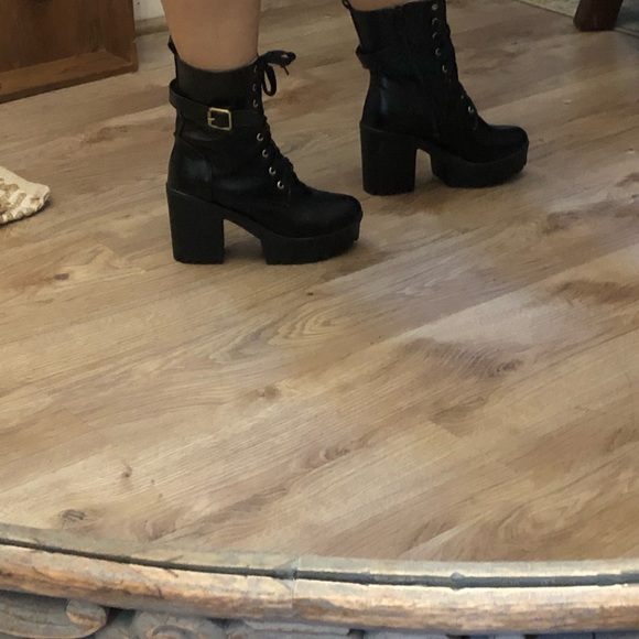 Heeled combat boots - Picture 4 of 4